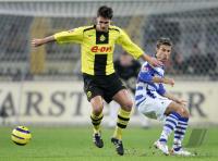 Fussball 1. Bundesliga: Dortmund - Duisburg, Zweikampf