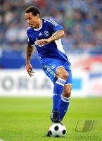 Fussball 1. Bundesliga, Schalke: JONES Einzelaktion am Ball