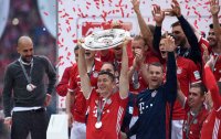 Fussball 1. Bundesliga Saison 15/16: Der FC Bayern feiert seine 26. Deutsche Meisterschaft
