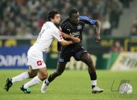 Fussball 1. Bundesliga: Gladbach - Hamburg, Zweikampf