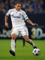 Fussball: Champions League, Saison 2010/2011: Schalke, JONES Einzelaktion