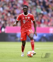 Fussball 1. Bundesliga Saison 21/22: FC Bayern Muenchen - VfB Stuttgart