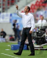FUSSBALL INTERNATIONAL: Trainer Paul Le Guen (Kamerun)