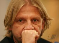 Fussball International PK SOS Kinderdoerfer und Soenke Wortmann