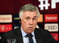 Fussball 1. Bundesliga 16/17: Trainer Carlo Ancelotti (FC Bayern Muenchen)