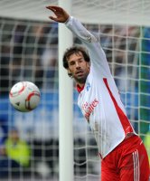 Fussball: 1. Bundesliga Saison 2010/2011: Hamburg, VAN NISTELROOY Einzelaktion