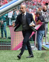 Fussball 1. Bundesliga Saison 14/15: Trainer Pep Guardiola (FC Bayern Muenchen)