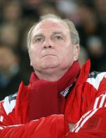 Fussball 1. Bundesliga: Bayern, HOENESS