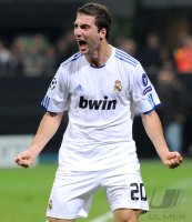Fussball Champions League  Saison 2010/2011: JUBEL GONZALO HIGUAIN (Real Madrid)