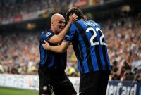 Fussball Champions League Finale: Esteban Matias Cambiasso Deleau, Diego Milito  (v.li., Inter)