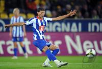 FUSSBALL DFB-Pokal: BERLIN, KAKA Einzelaktion