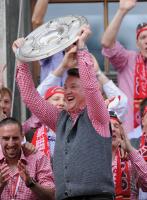 Fussball 1. Bundesliga :  JUBEL  Trainer Louis van Gaal  (FC Bayern Muenchen)