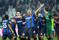 FUSSBALL SERIE A:  Jubel Yuto Nagatomo, Esteban Cambiasso und Walter Samuel (v. li., Inter Mailand)