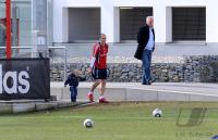 Fussball 1. Bundesliga :  Arjen Robben mit Sohn Luka und Vater Hans (FCB)