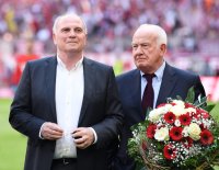 Fussball 1. Bundesliga Saison 17/18: FC Bayern Muenchen -  VfB Stuttgart